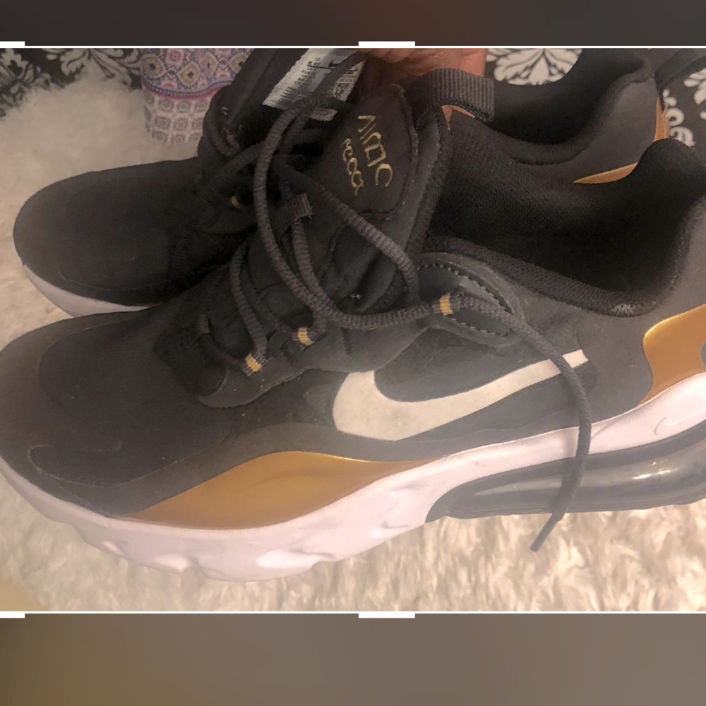 Nike 270’s